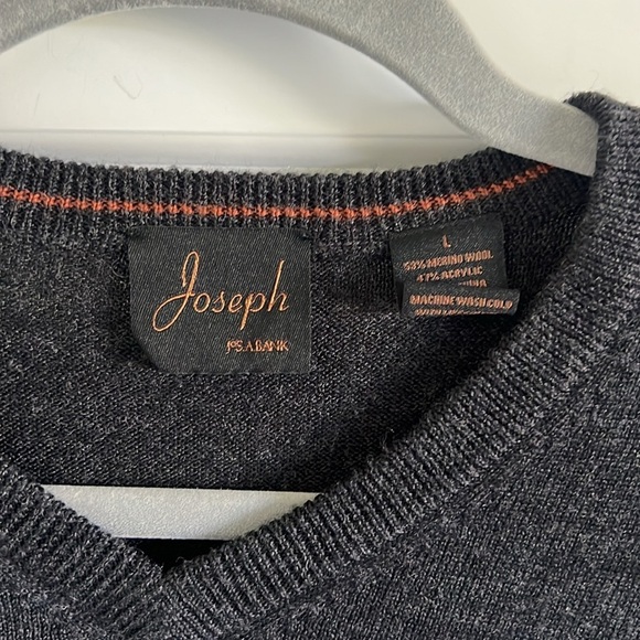 Jos. A Bank Size Large Merino Wool Dark Gray V-Neck - Picture 2 of 7